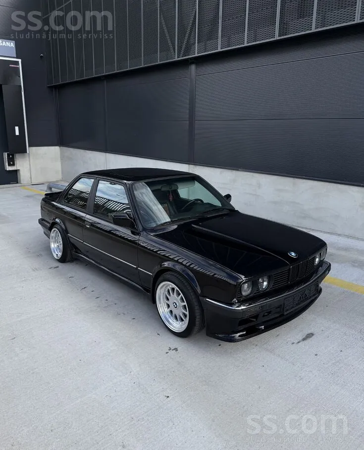 BMW 316 1986 photo 2