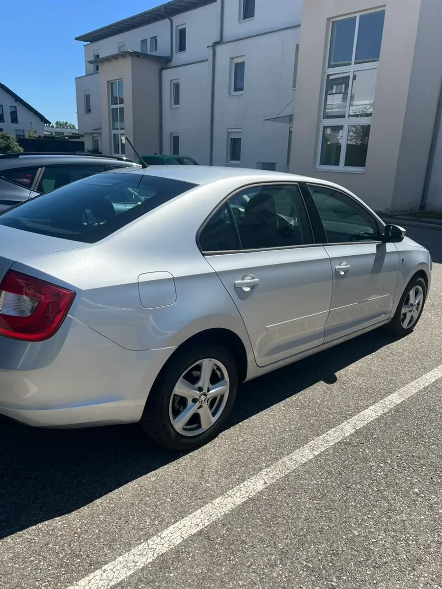 Skoda Rapid 2014 photo 2