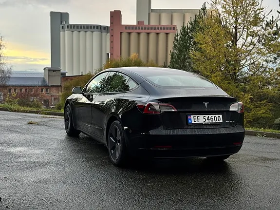 Tesla Model 3 2023 photo 5