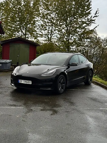 Tesla Model 3 2023 photo 3