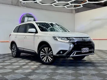 Mitsubishi Outlander 2020 photo 2