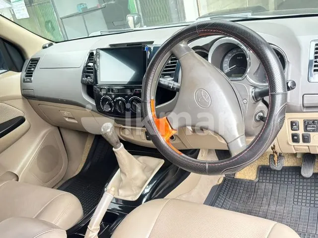 Toyota Hilux 2010 photo 4