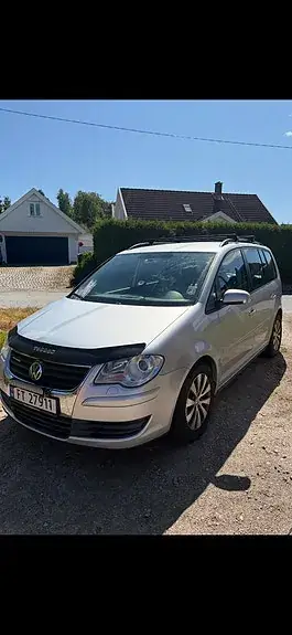 Volkswagen Touran 2009 photo 2