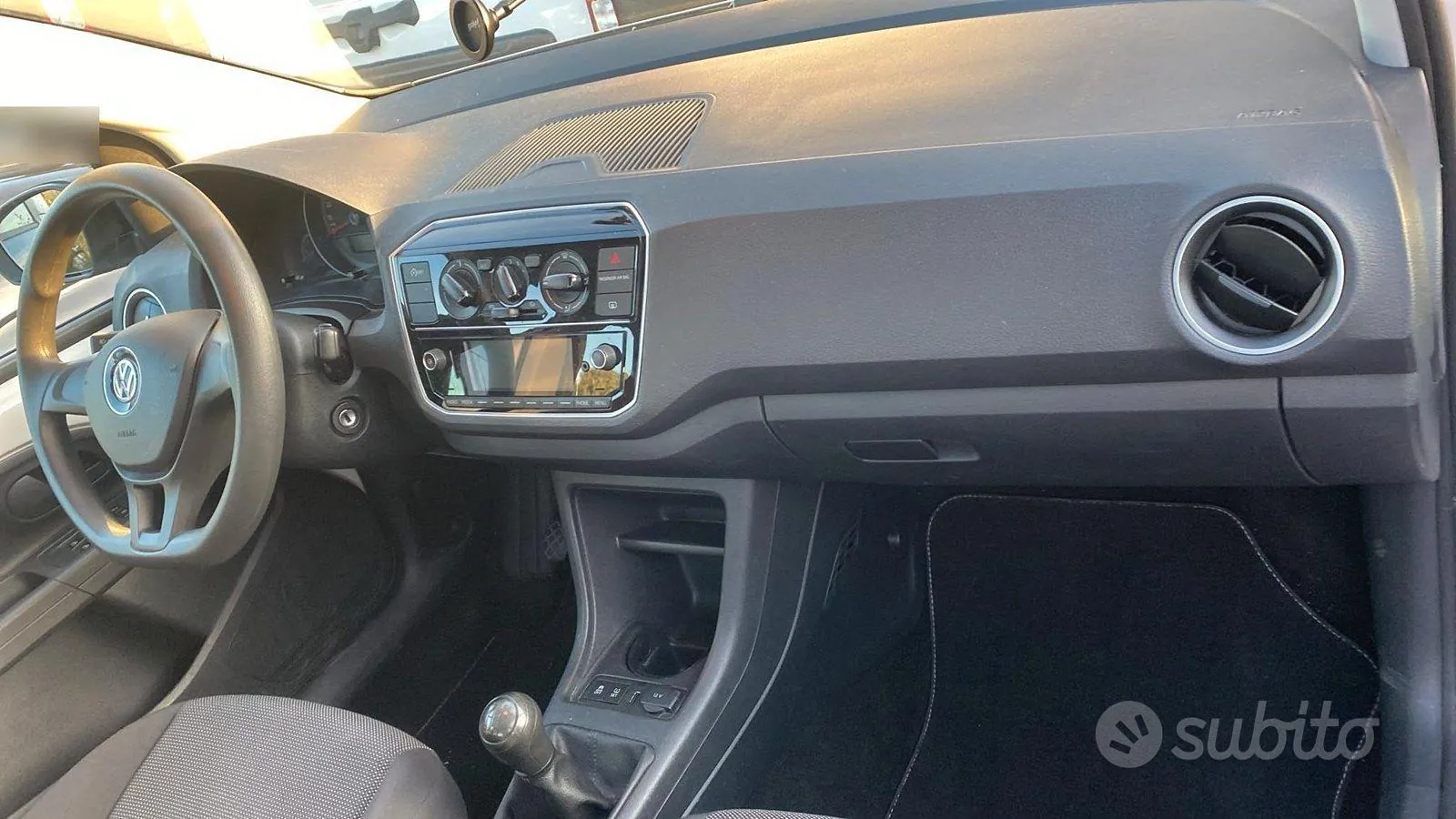 Volkswagen Up 2019 photo 4