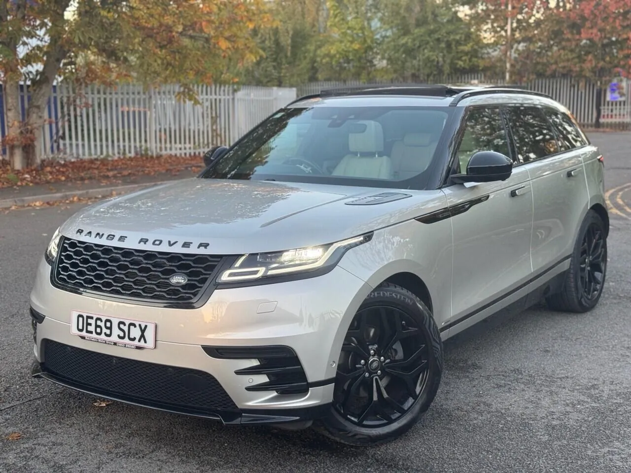 Land Rover Range Rover Velar 2019 photo 3