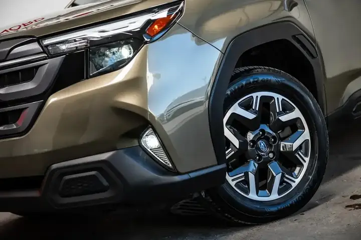 Subaru Forester 2025 photo 2