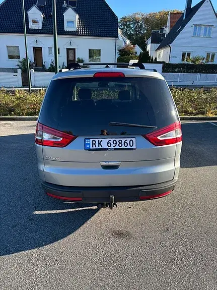 Ford Galaxy 2012 photo 3