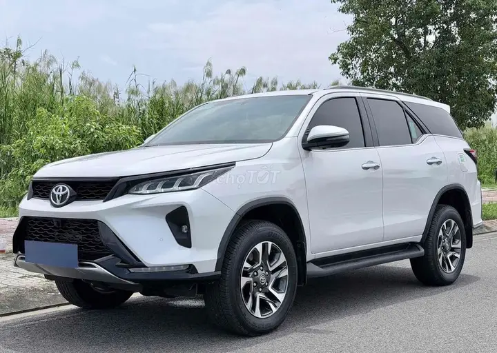 Toyota Fortuner 2025 photo 2