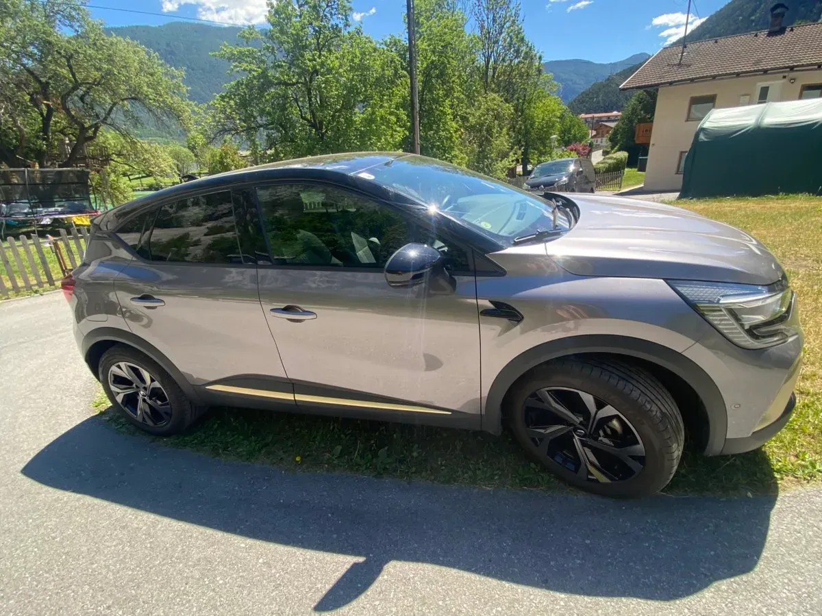 Renault Captur 2022 photo 2