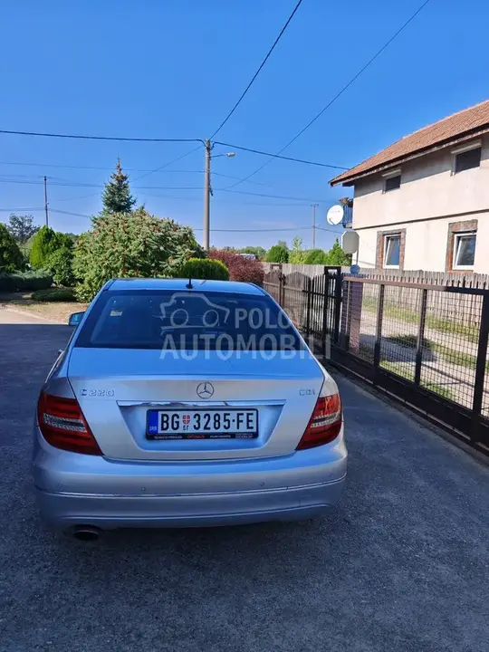 Mercedes-Benz C 220 2011 photo 4