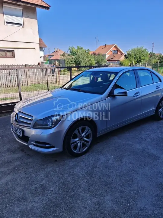 Mercedes-Benz C 220 2011 photo 2