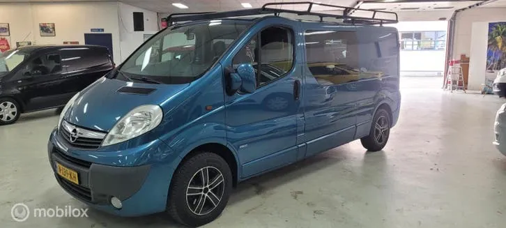 Opel Vivaro 2012 photo 2