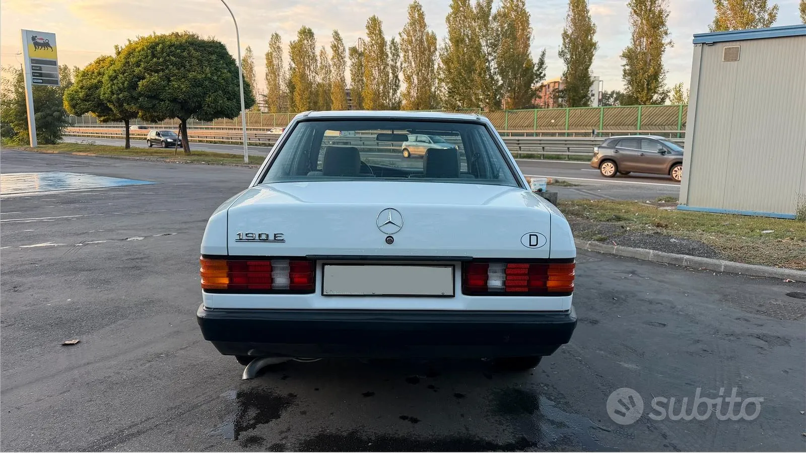 Mercedes-Benz 190E 1989 photo 3