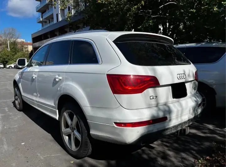 Audi Q7 2013 photo 3