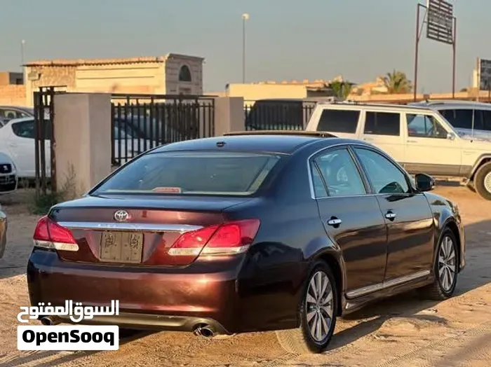 Toyota Avalon 2012 photo 2