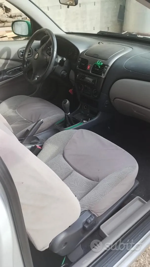 Nissan Almera 2003 photo 3