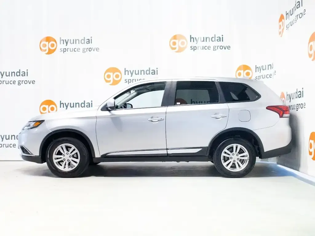 Mitsubishi Outlander 2018 photo 2