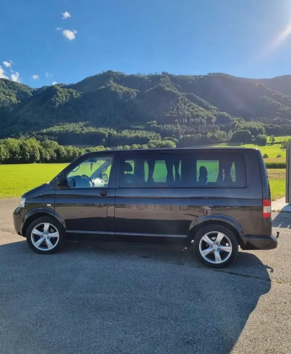 Volkswagen T5 2009 photo 2
