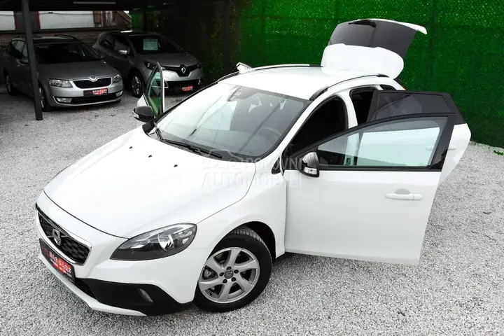 Volvo V40 2015 photo 2
