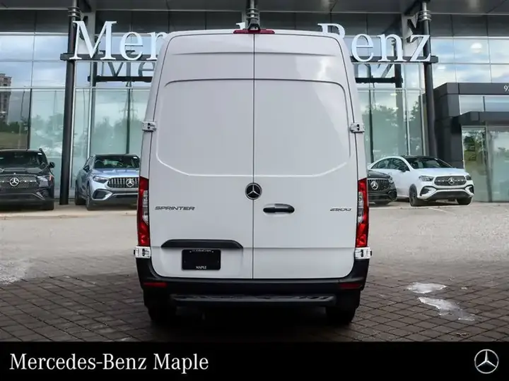Mercedes-Benz Sprinter 2026 photo 5