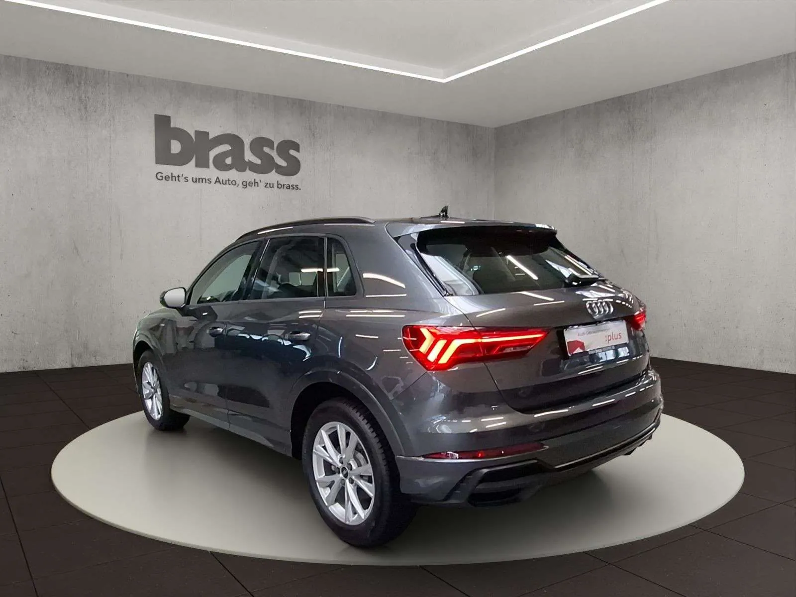 Audi Q3 2021 photo 3
