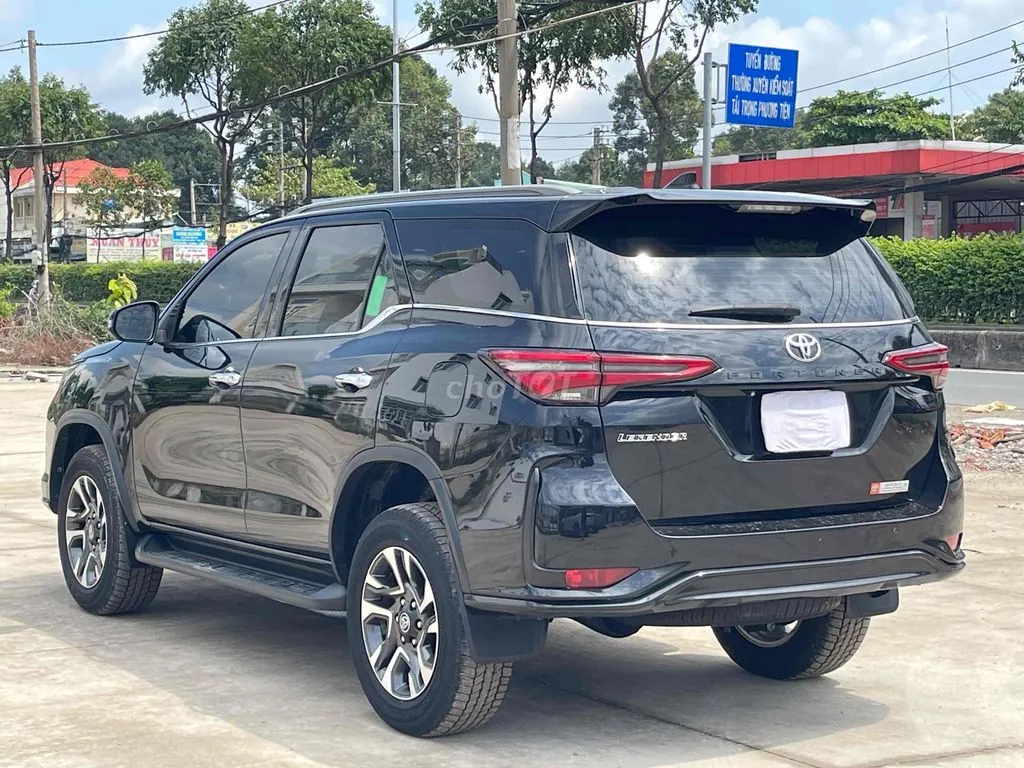 Toyota Fortuner 2021 photo 4