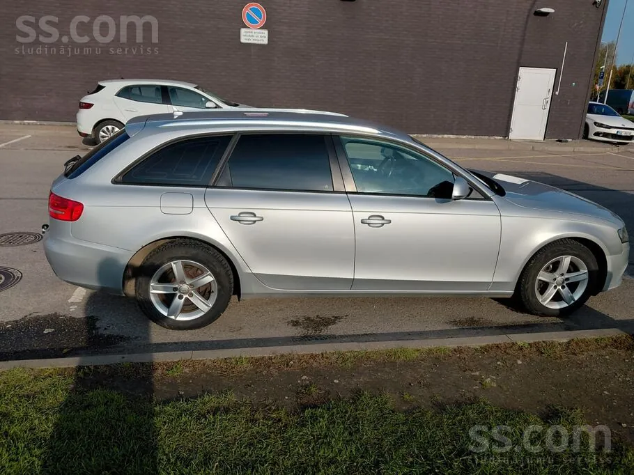 Audi A4 2008 photo 2