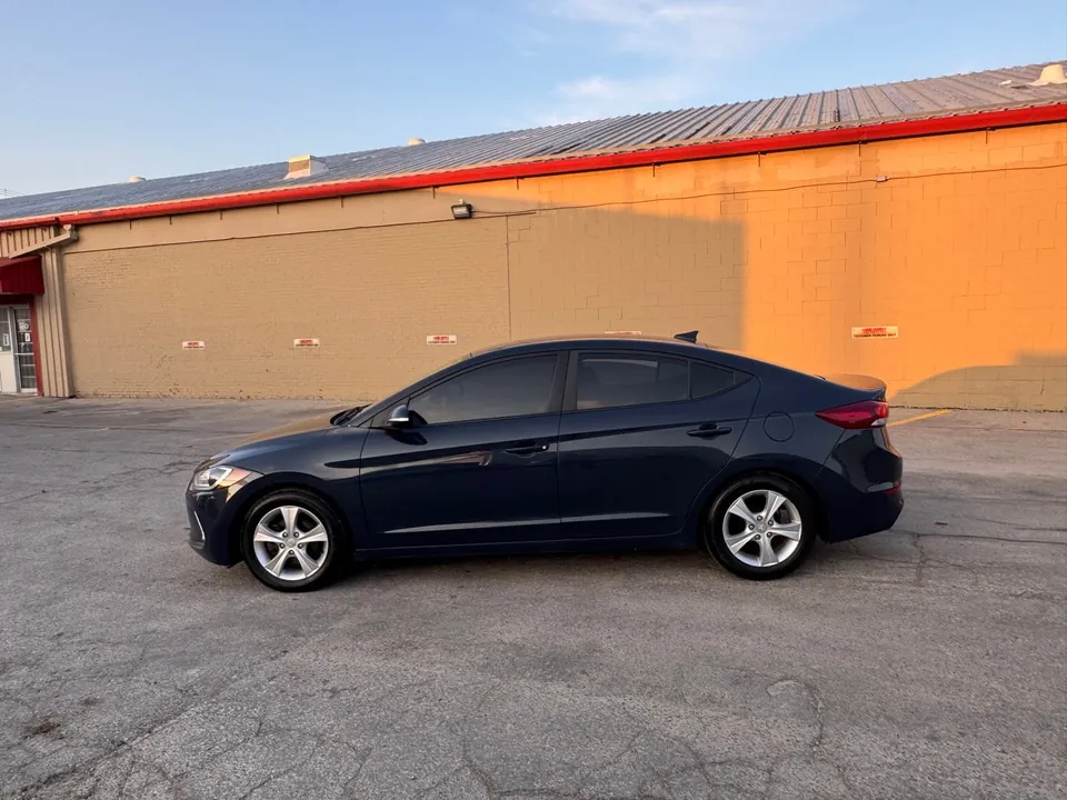 Hyundai Elantra 2017 photo 2