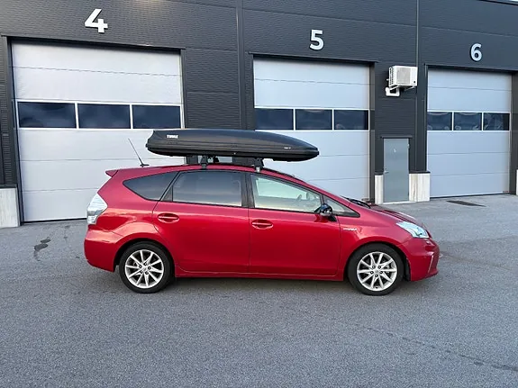 Toyota Prius+ Seven 2013 photo 2