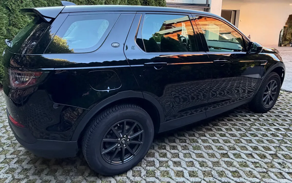 Land Rover Discovery Sport 2020 photo 2