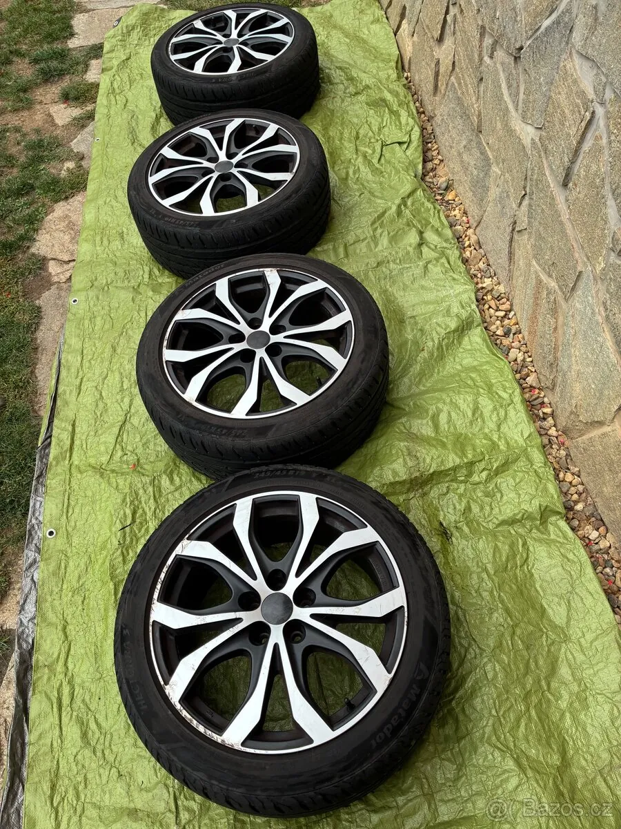 Hyundai Tucson photo 2
