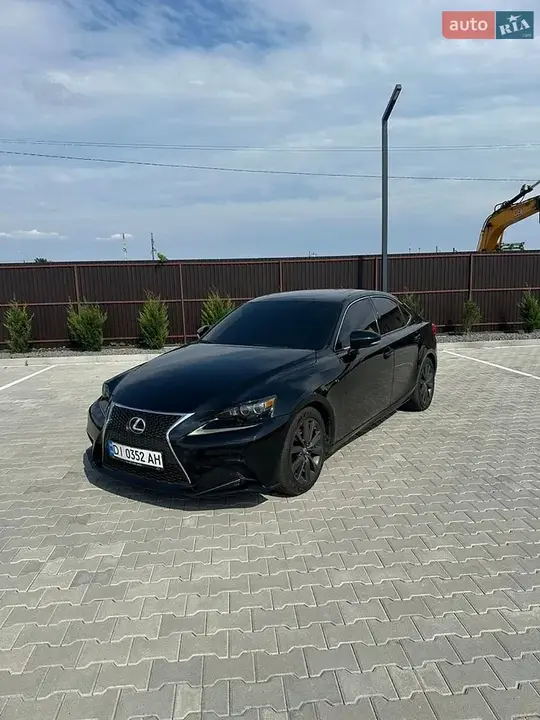 Lexus Is 2015 photo 2