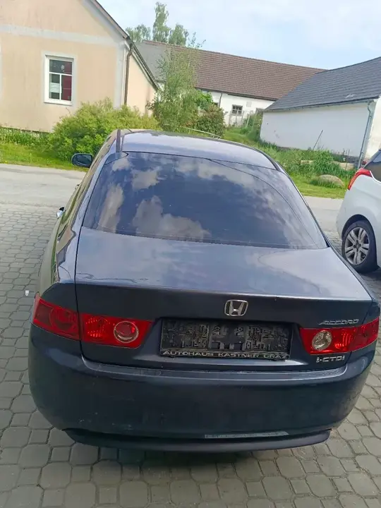 Honda Accord 2004 photo 2