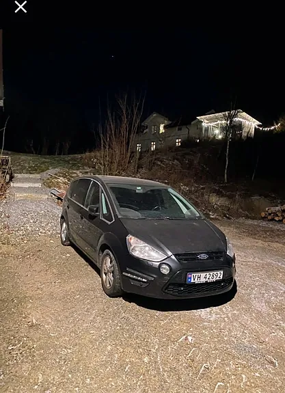 Ford S-Max 2012 photo 2