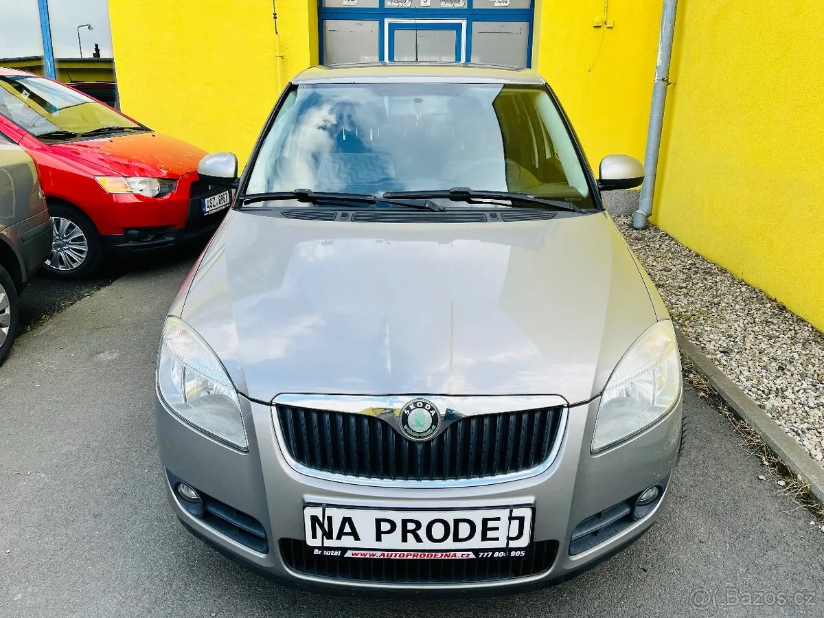 Skoda Fabia 2009 photo 2
