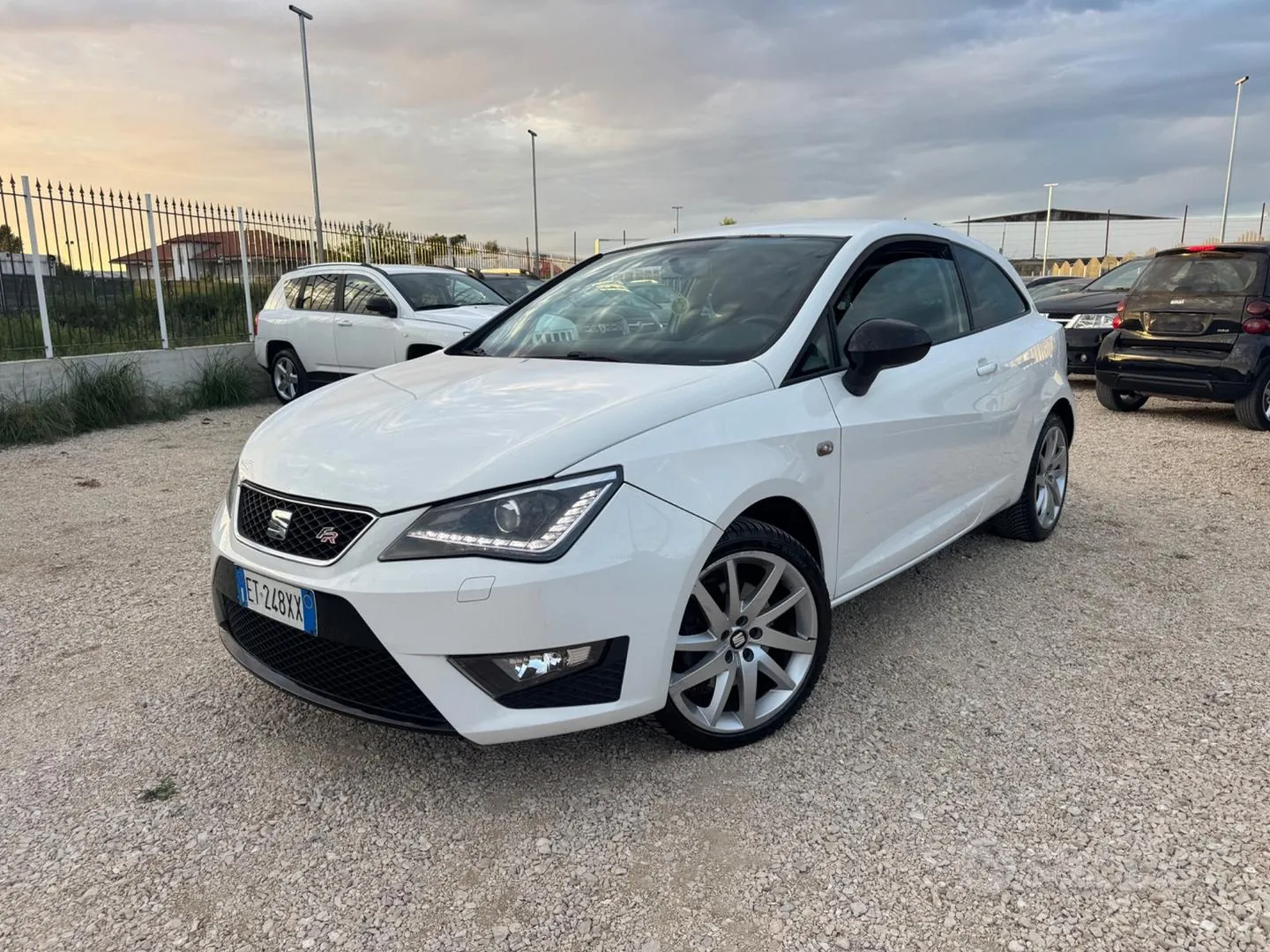 Seat Ibiza 2014 photo 2