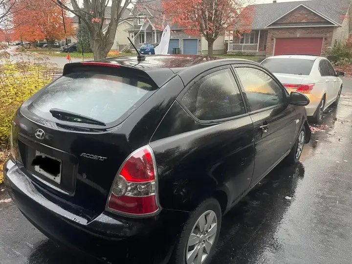 Hyundai Accent 2010 photo 3