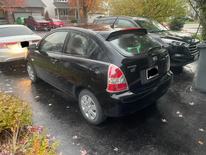Hyundai Accent 2010 photo 4