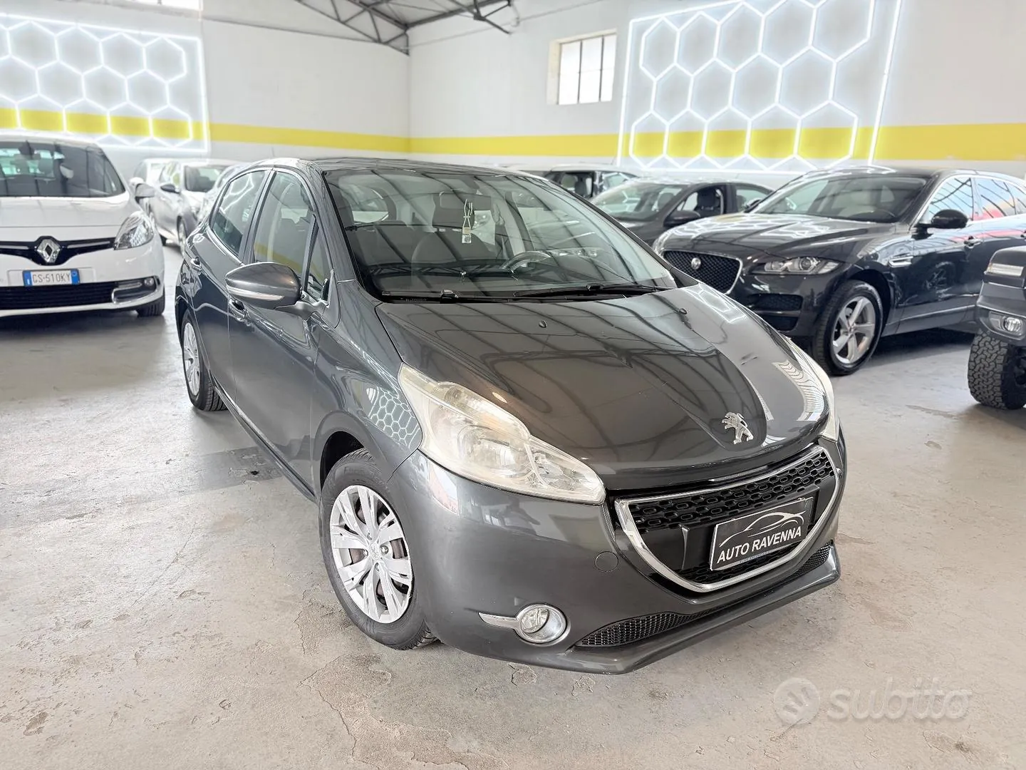 Peugeot 208 2013 photo 3