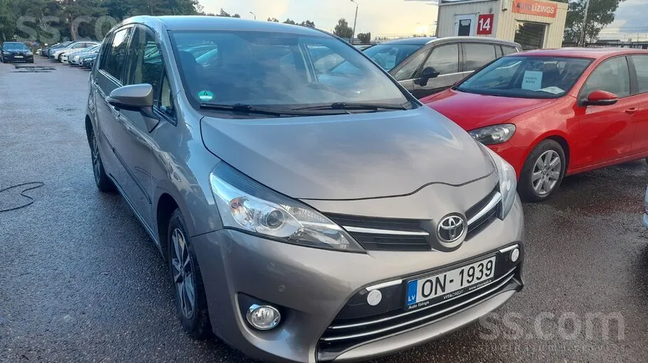 Toyota Verso 2014 photo 2