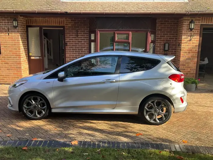 Ford Fiesta 2018 photo 2
