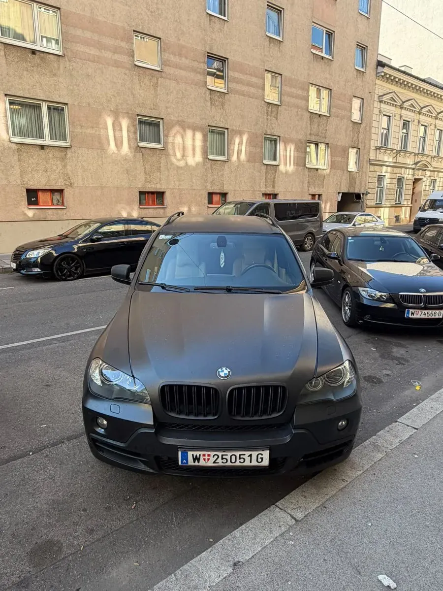 BMW X5 2007 photo 2