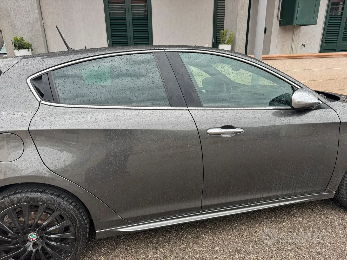 Alfa Romeo Giulietta 2012 photo 2