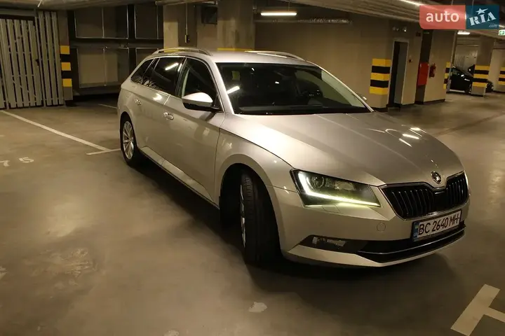Skoda Superb 2016 photo 5