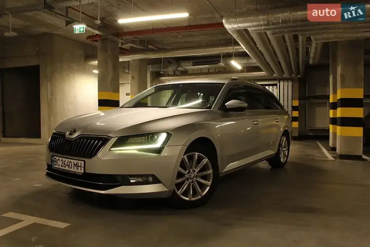 Skoda Superb 2016 photo 2
