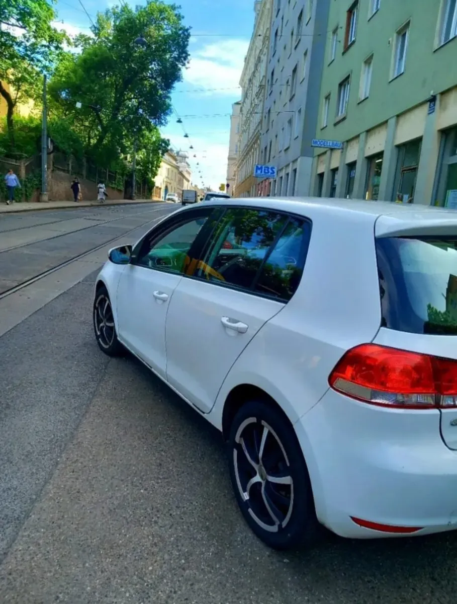 Volkswagen Golf 2009 photo 2