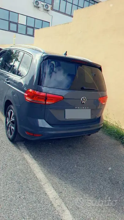 Volkswagen Touran 2022 photo 3