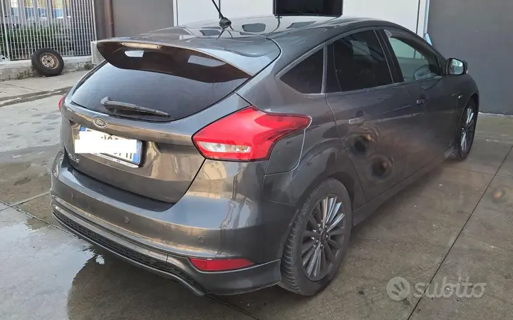 Ford Focus 2018 photo 3