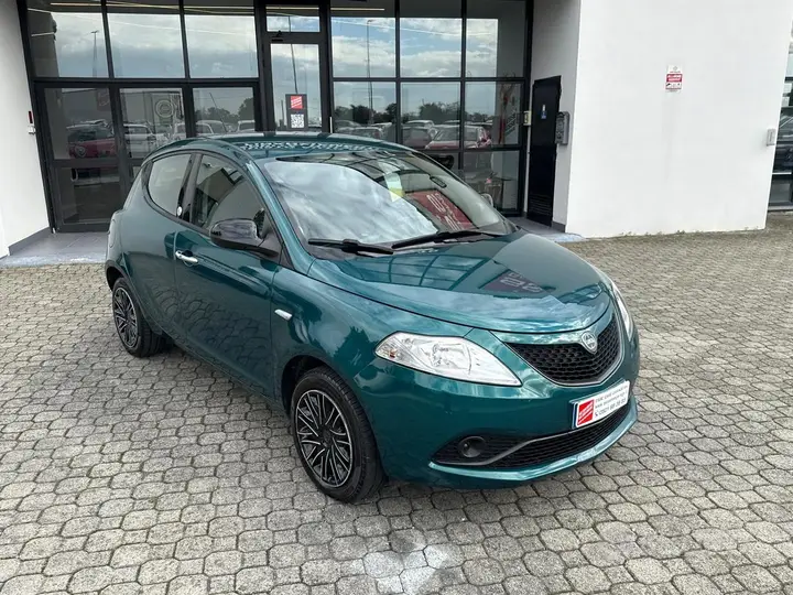 Lancia Ypsilon 2019 photo 2