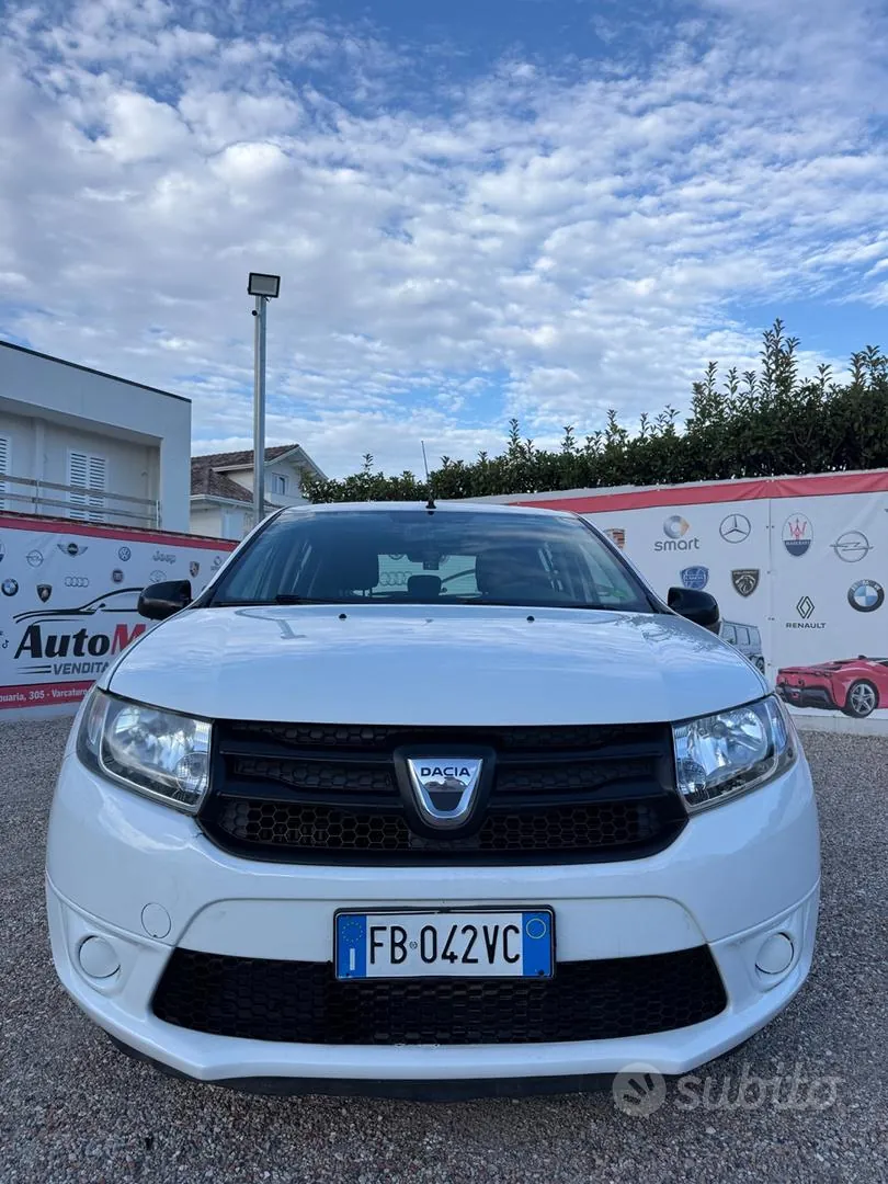 Dacia Sandero 2015 photo 2